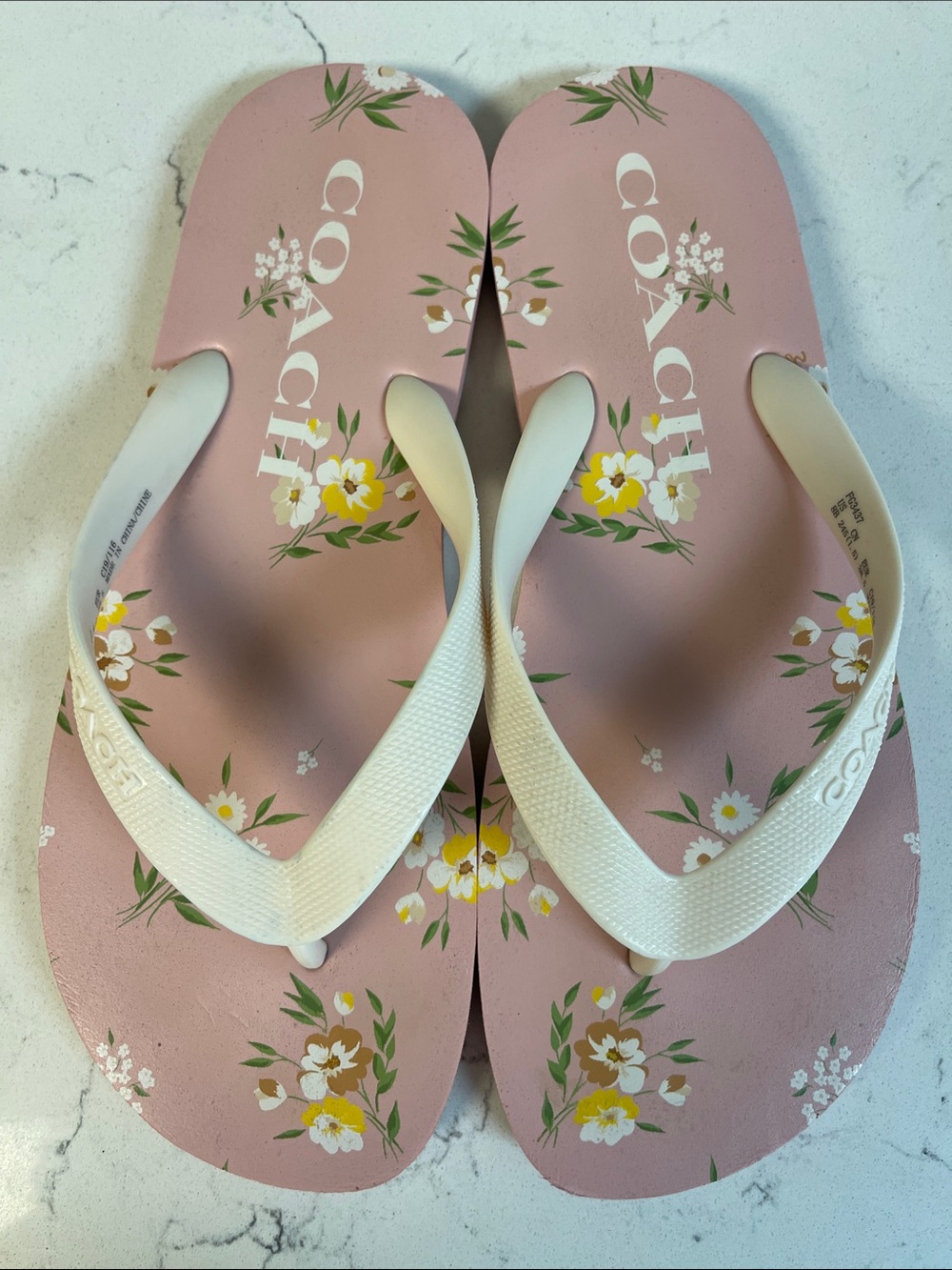 Coach “Zak” FG3437 Pink Floral Rubber Flip Flops Size 8 - Picture 12 of 17